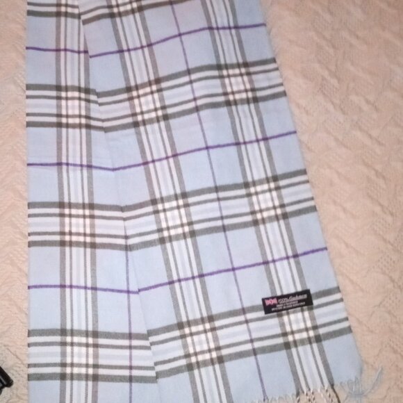 Brand New 100% Cashmere Scarf Unisex - Made in Scotland.  Warm cozy soft - Picture 1 of 3